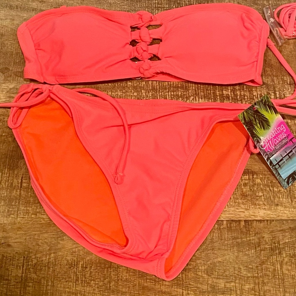 Hot Pink So bikini Top size small & Hot Pink Breaki g Waves Bottom size small